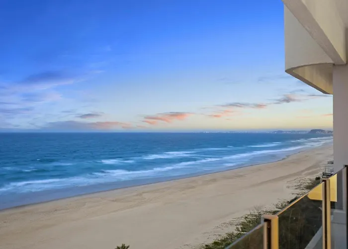 Dorchester On The Beach Gold Coast